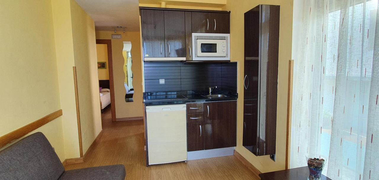 Apartamentos Maradentro Soto de la Marina Exteriör bild
